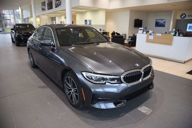 Used 2020 BMW 330i xDrive Sedan w/ Premium Package image 4