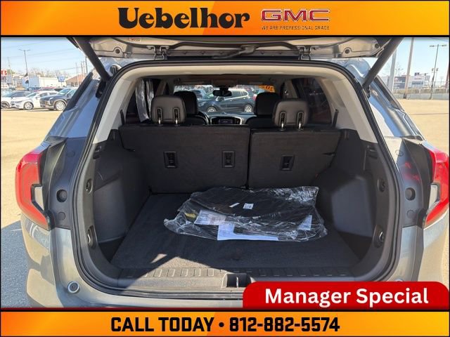 Used 2020 GMC Terrain SLT w/ Preferred Package image 9