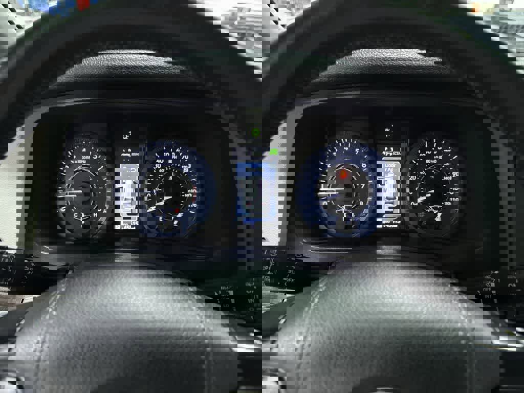 Used 2020 Toyota Sienna XLE w/ XLE Navigation Package image 35