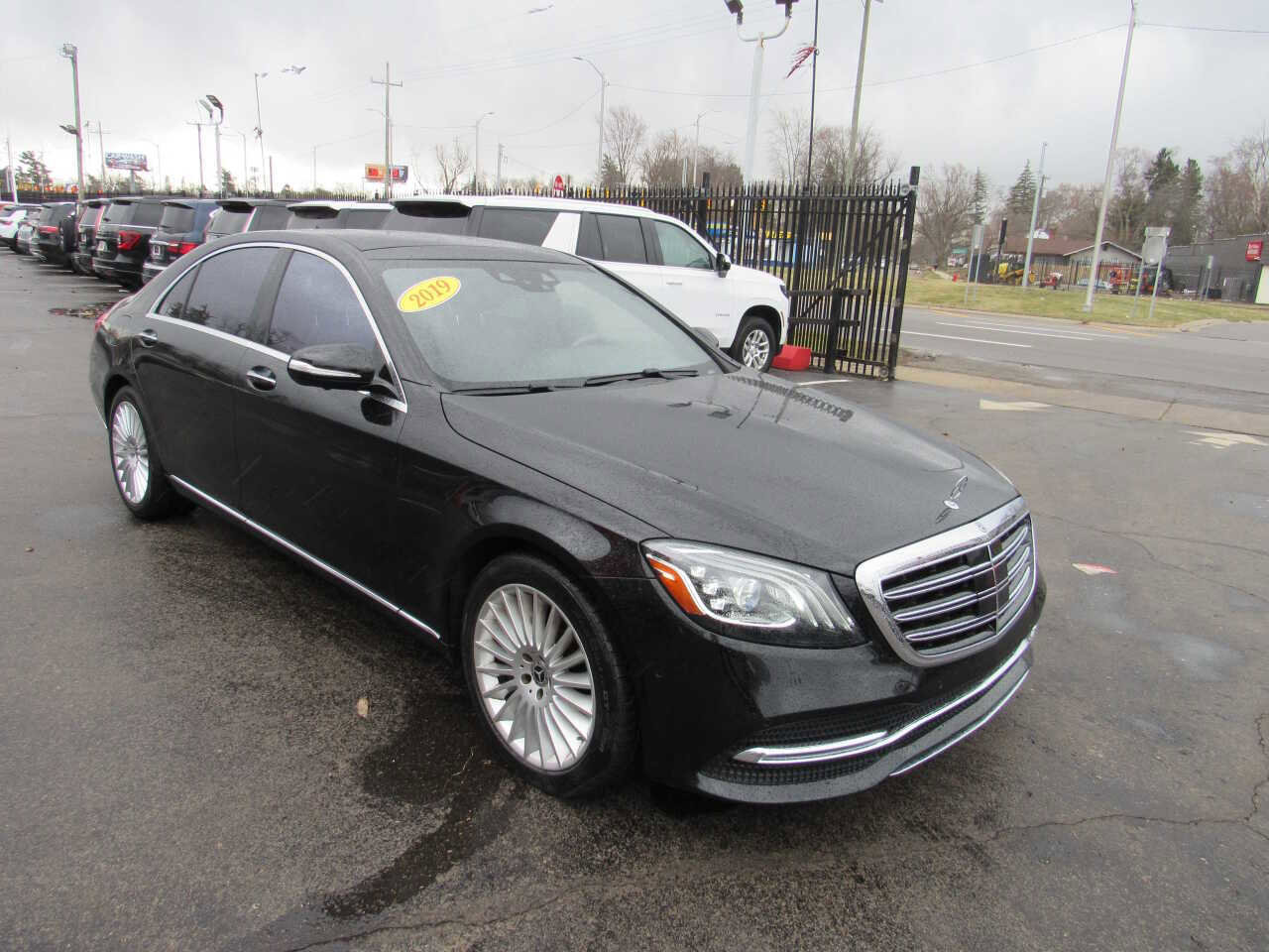 Used 2019 Mercedes-Benz S 560 4MATIC Sedan image 3