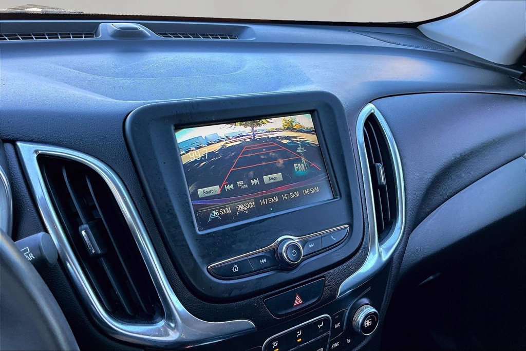 Used 2018 Chevrolet Equinox LT FWD image 14