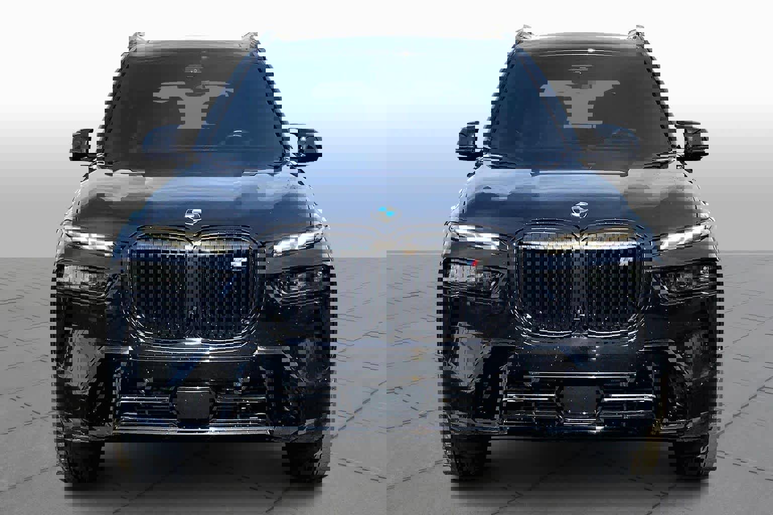 Certified 2024 BMW X7 M60i w/ Executive Package image 3