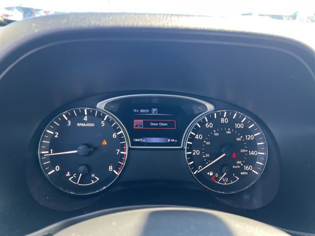 Used 2017 Nissan Pathfinder SV image 11