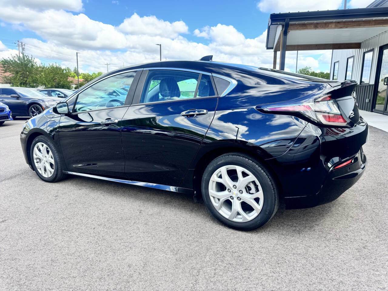 Used 2018 Chevrolet Volt Premier w/ Driver Confidence Package FWD image 10
