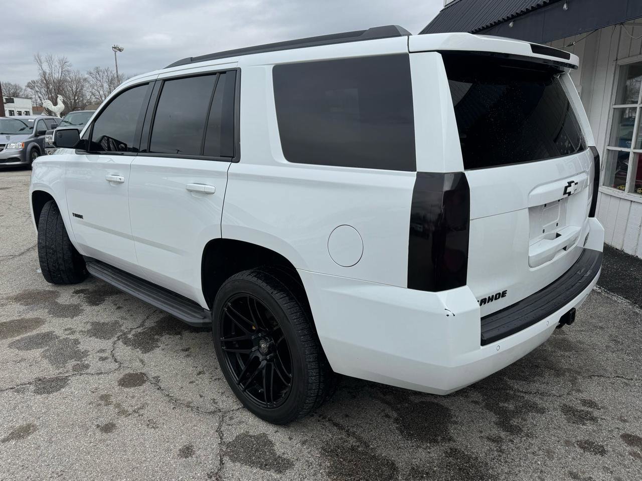 Used 2017 Chevrolet Tahoe LS w/ Enhanced Driver Alert Package AWD/4WD image 4