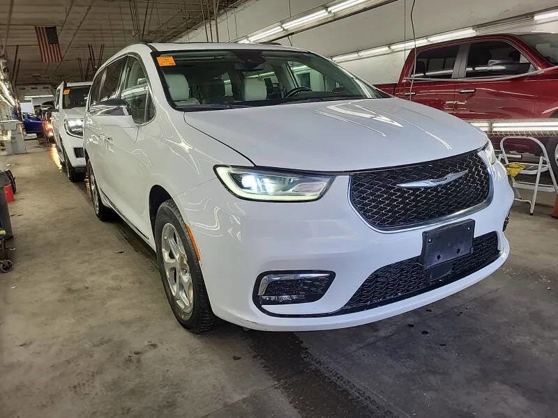 Used 2021 Chrysler Pacifica Limited w/ Premium & Safety Sphere Group AWD/4WD image 1