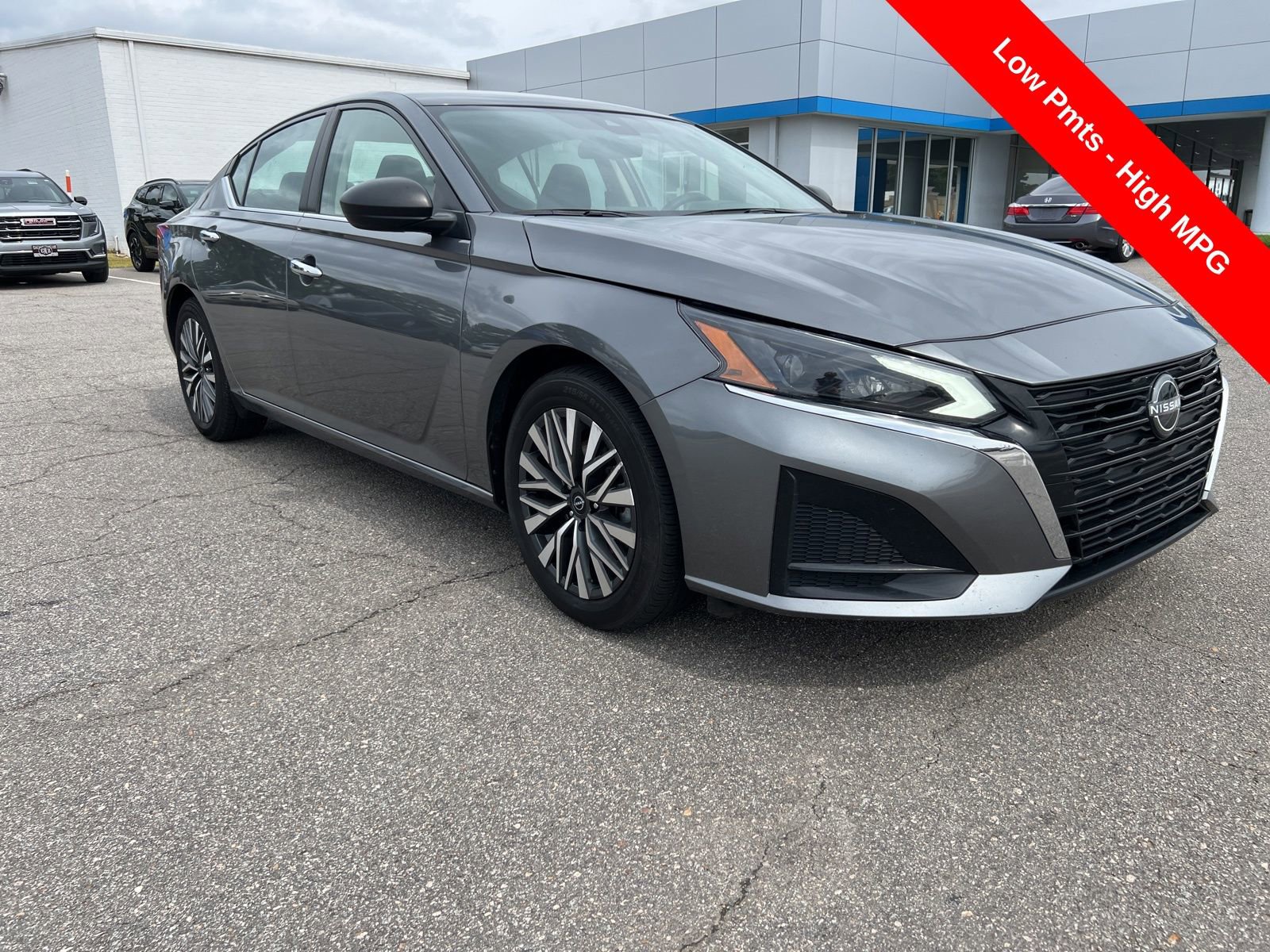 Used 2024 Nissan Altima 2.5 SV FWD image 7