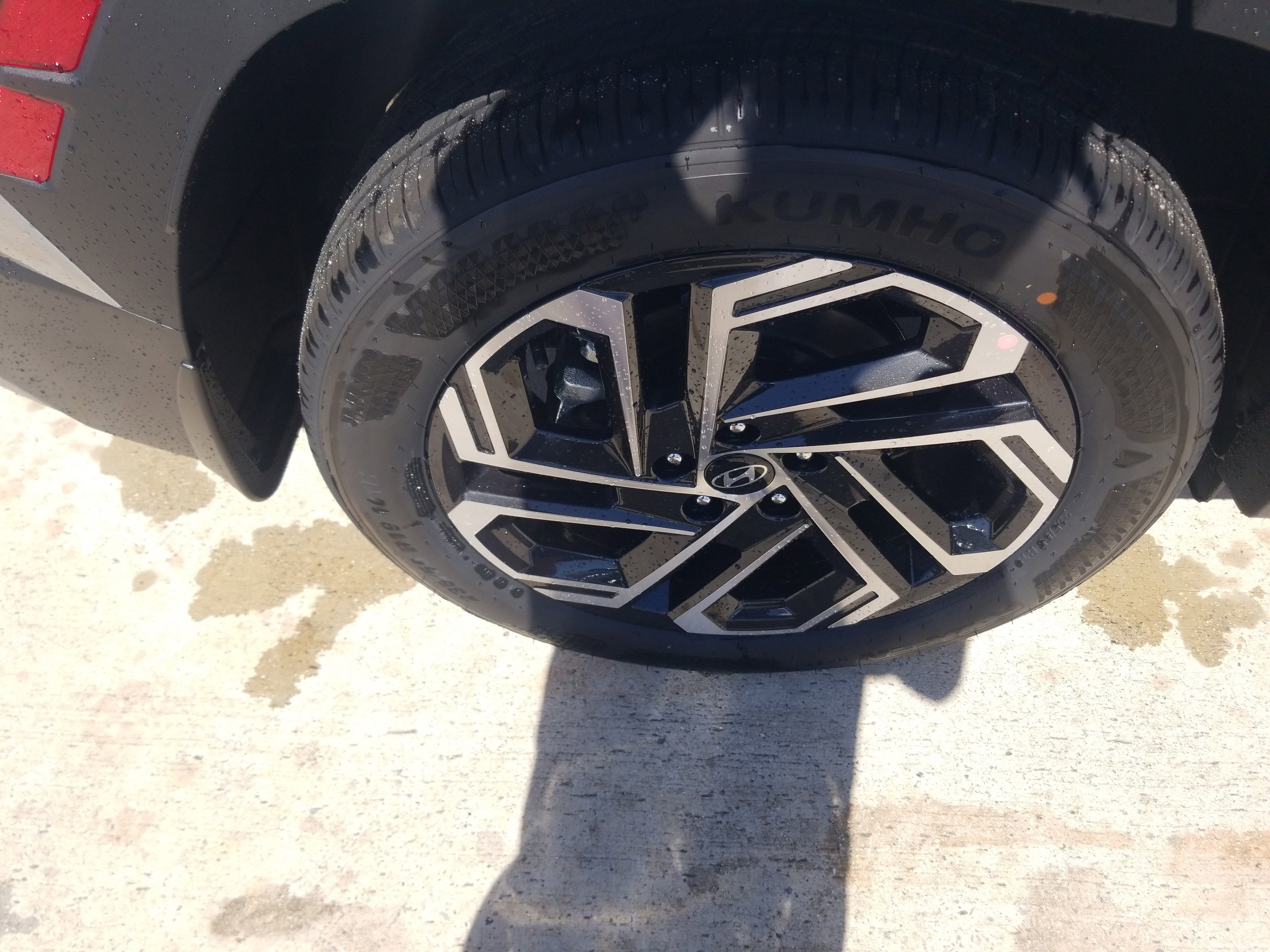 New 2026 Hyundai Tucson Limited FWD image 24