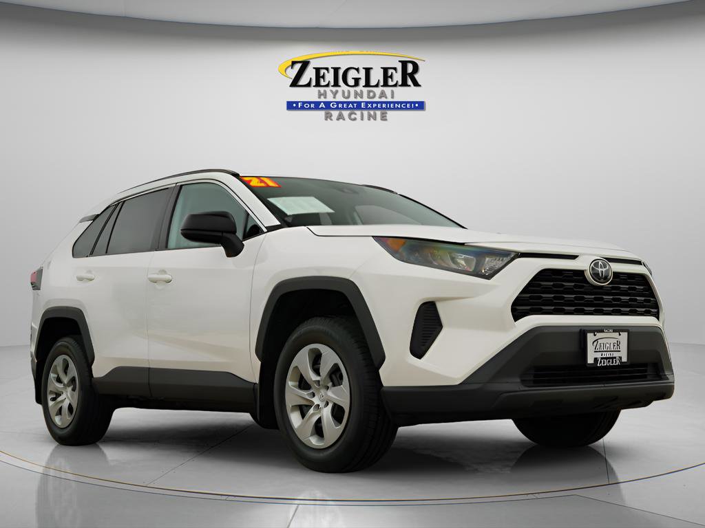 Used 2021 Toyota RAV4 LE AWD/4WD image 1