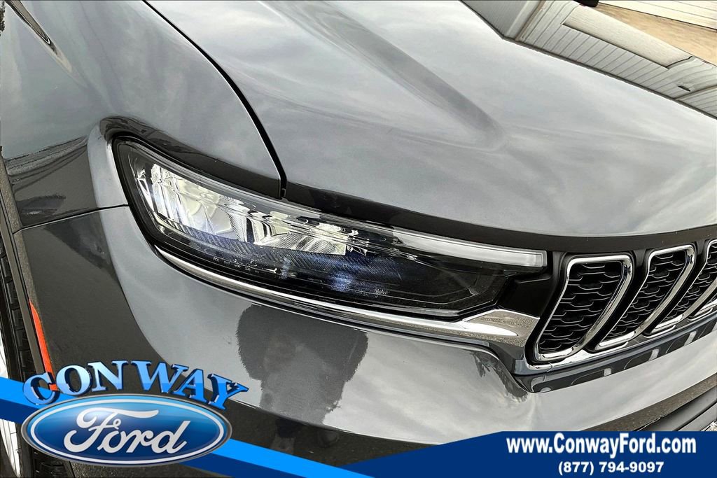 Used 2025 Jeep Grand Cherokee L Laredo w/ Luxury Tech Group I image 34