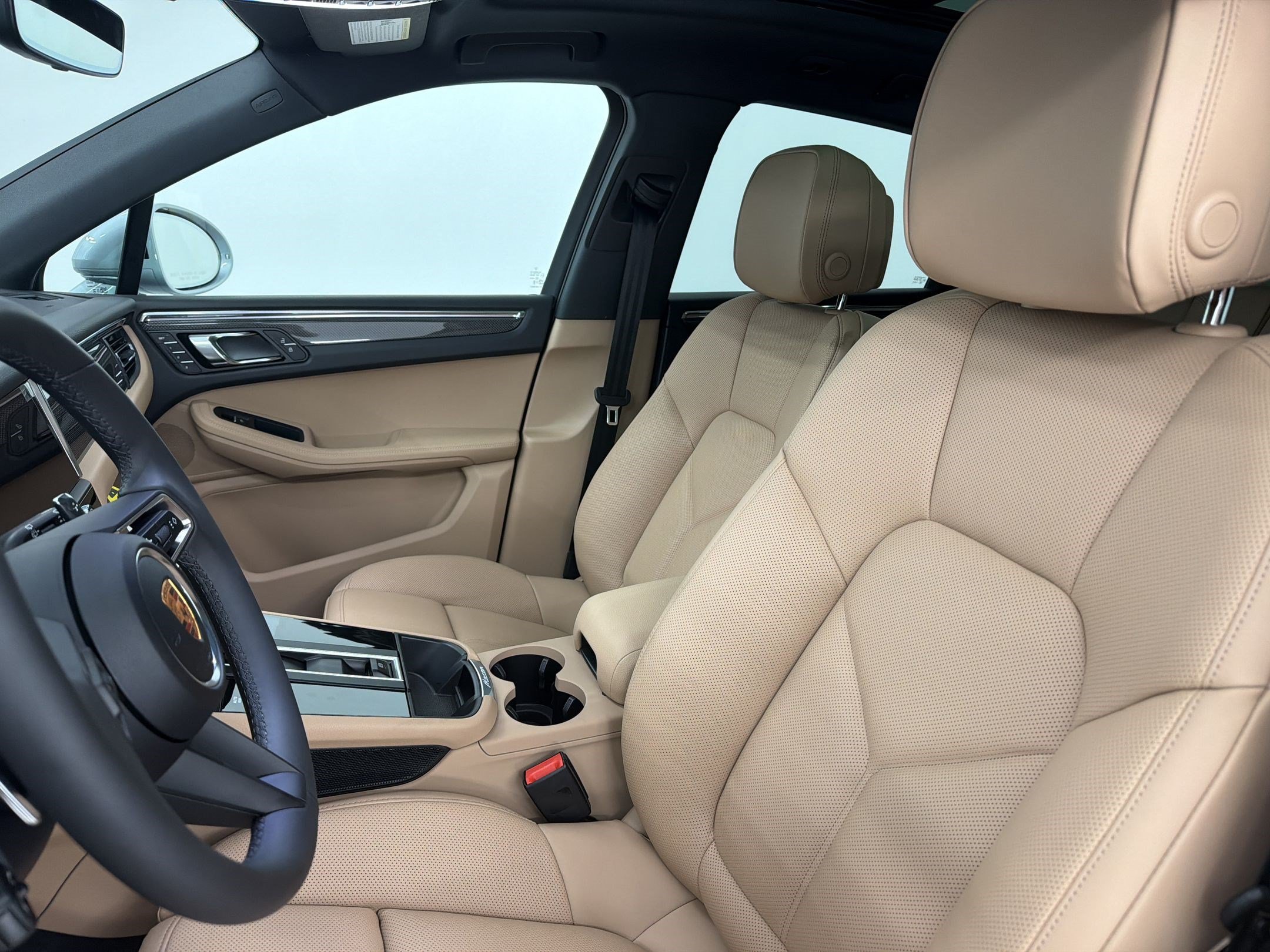 New 2026 Porsche Macan AWD/4WD image 5