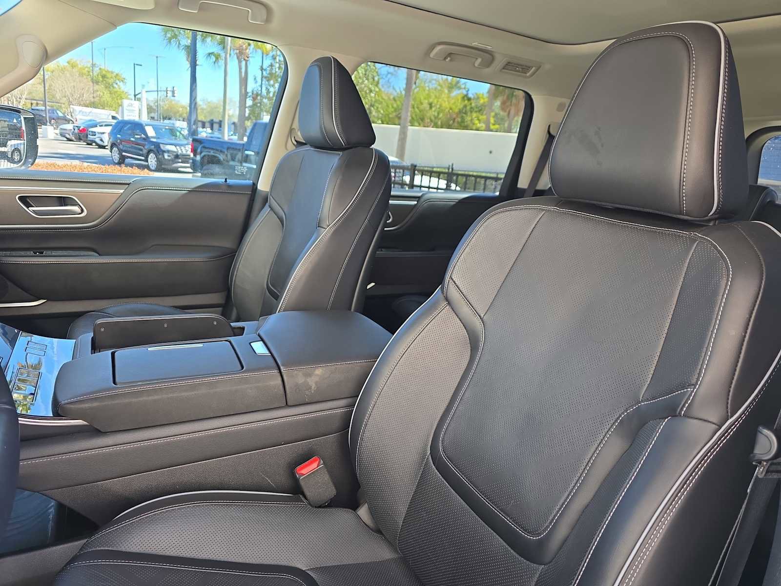 Certified 2025 INFINITI QX80 Luxe image 17