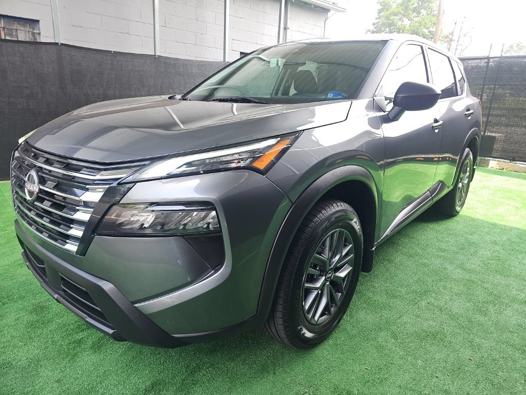 Used 2024 Nissan Rogue S AWD/4WD image 7