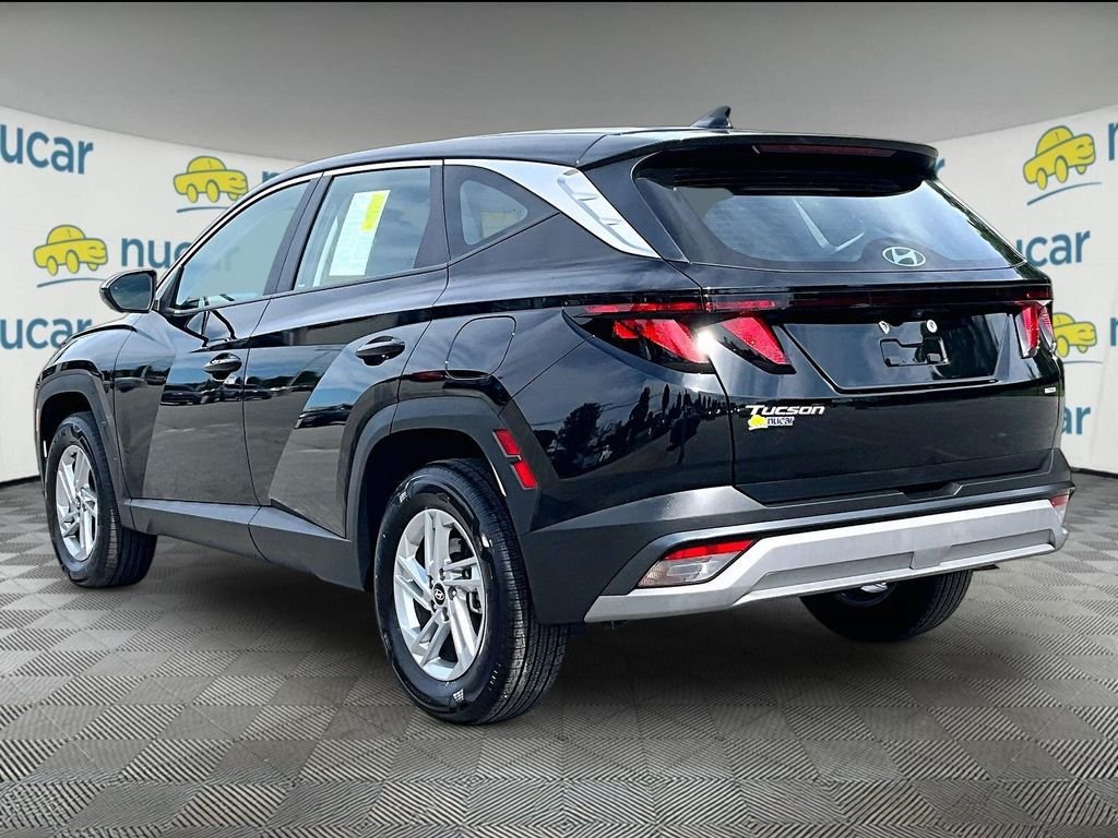 Used 2025 Hyundai Tucson SE AWD/4WD image 4