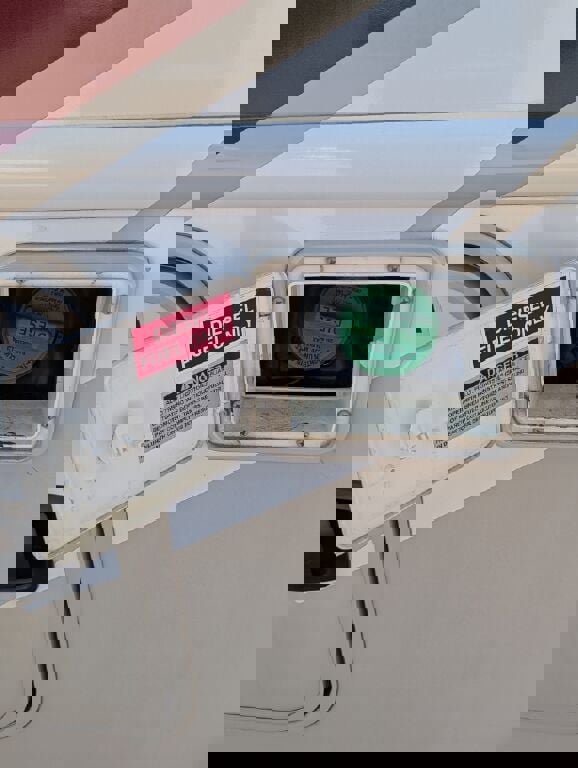 Used 2014 Ford F550 2WD Regular Cab Super Duty image 18