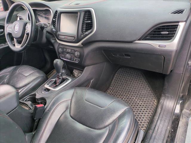 Used 2016 Jeep Cherokee Trailhawk w/ Comfort/Convenience Group image 16