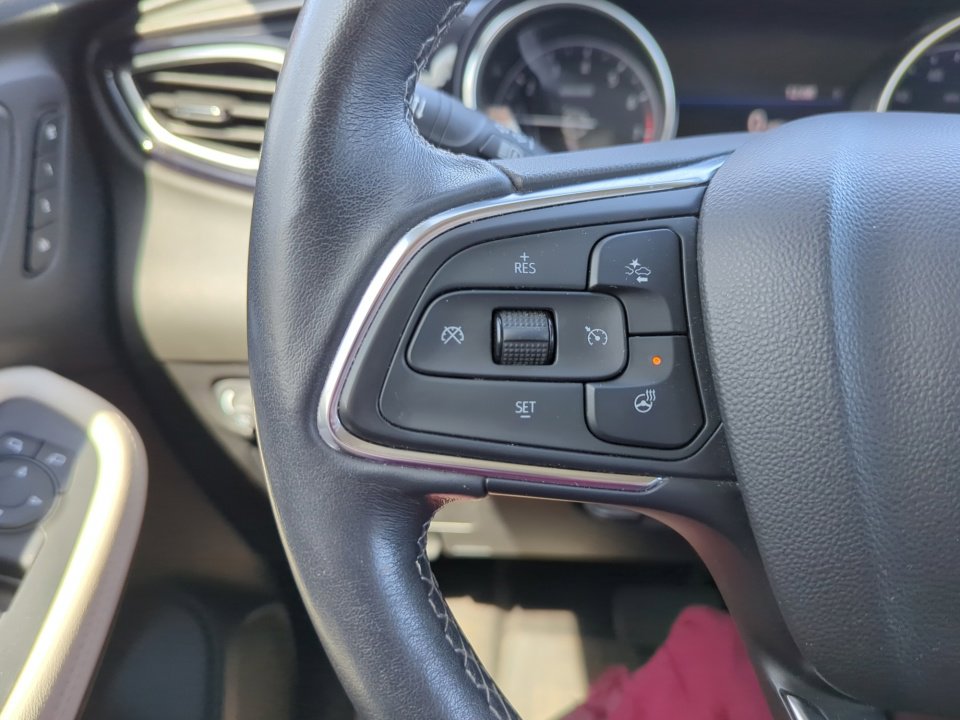 Used 2020 Buick Encore GX Essence w/ Experience Buick Package image 25