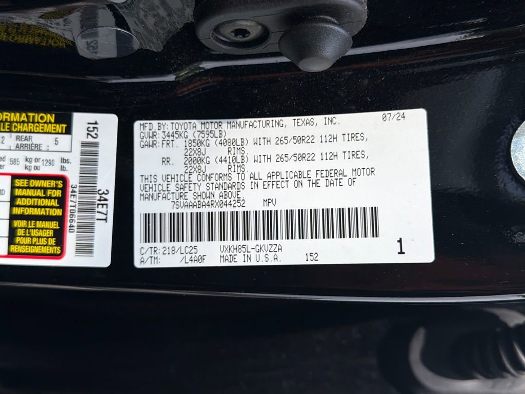 Used 2024 Toyota Sequoia Capstone AWD/4WD image 31