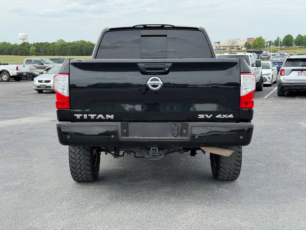 Used 2021 Nissan Titan SV AWD/4WD image 6