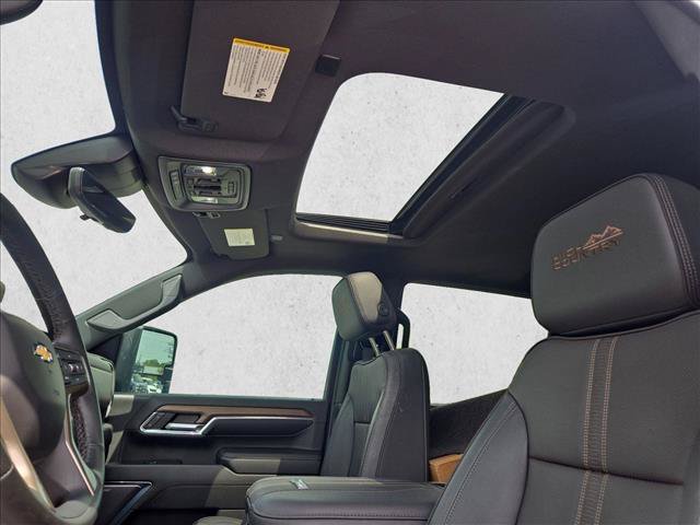 Used 2024 Chevrolet Silverado 2500 High Country w/ High Country Premium Package AWD/4WD image 15