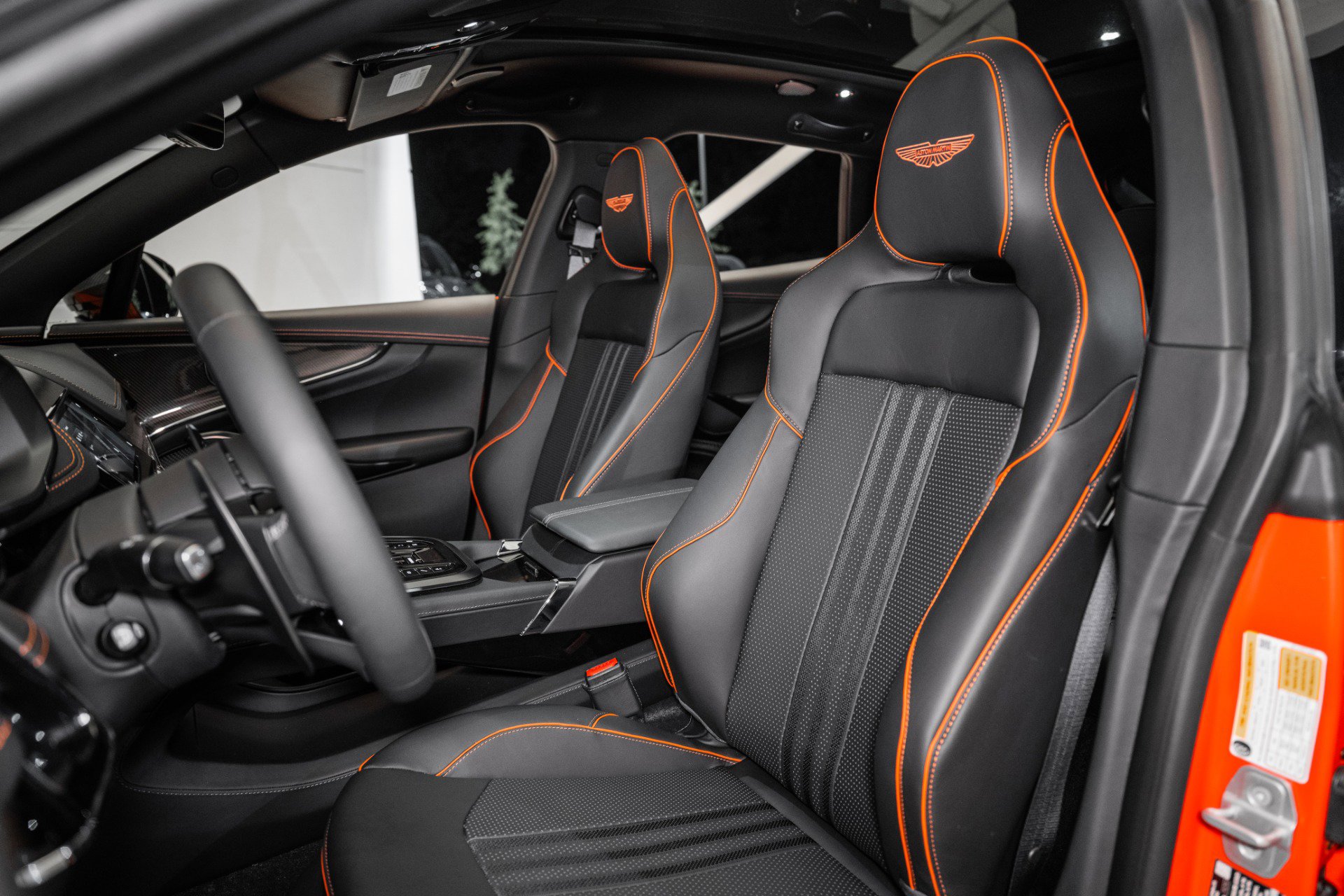 Used 2025 Aston Martin DBX 707 image 12