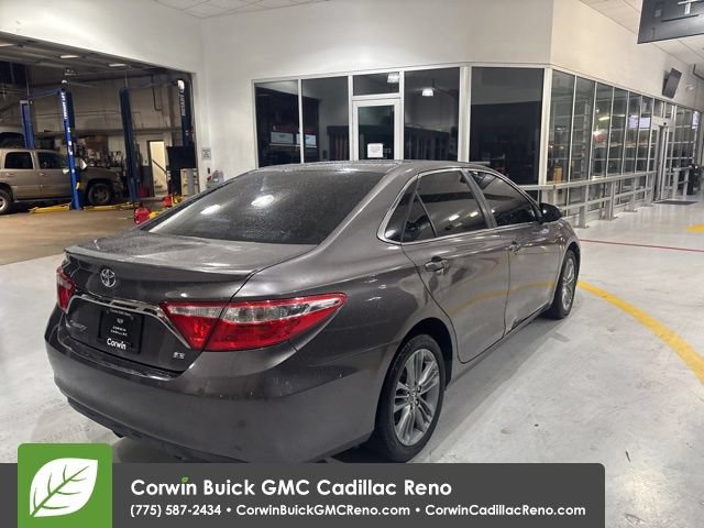 Used 2015 Toyota Camry SE w/ Moonroof Package FWD image 8