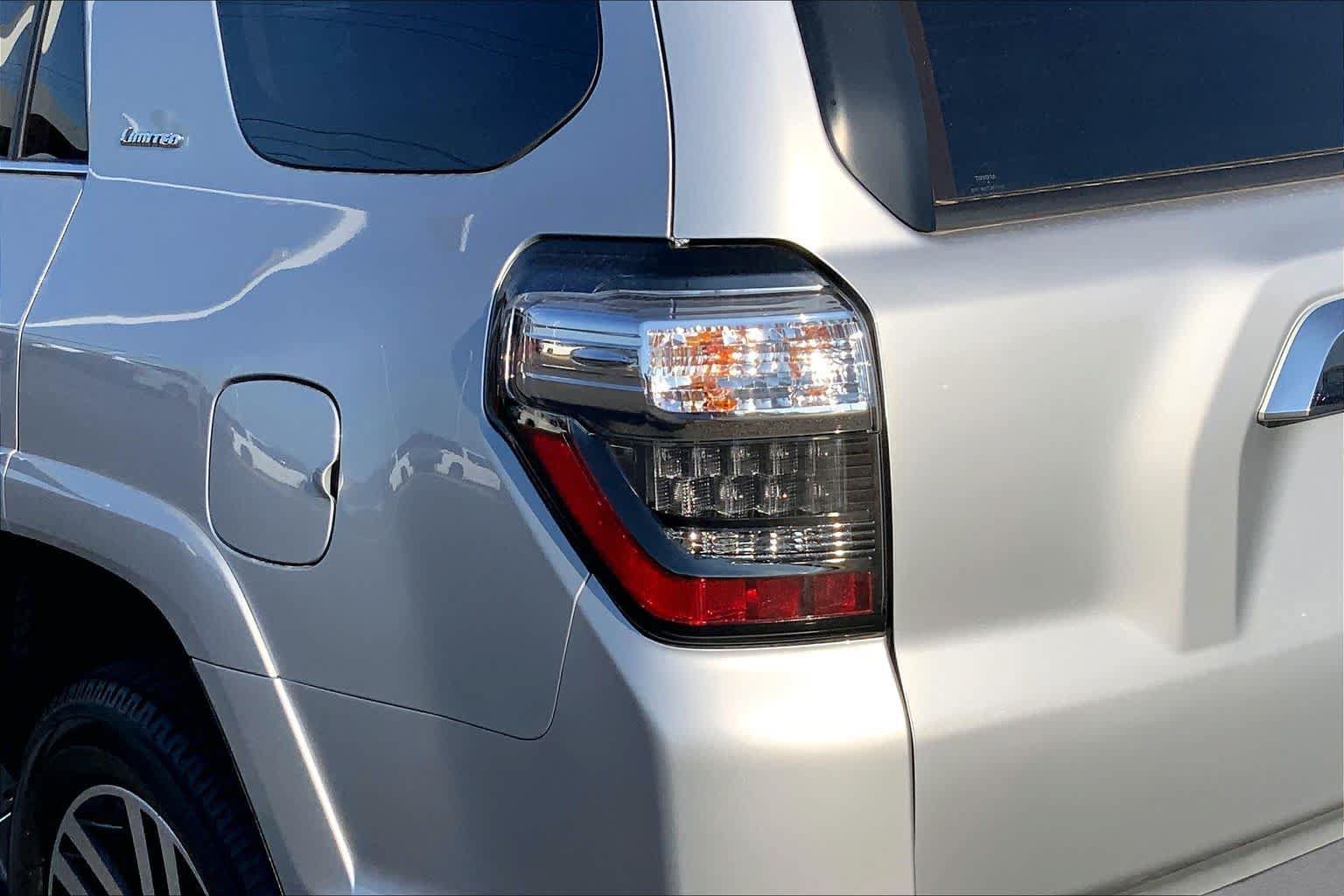 Used 2024 Toyota 4Runner Limited AWD/4WD image 29