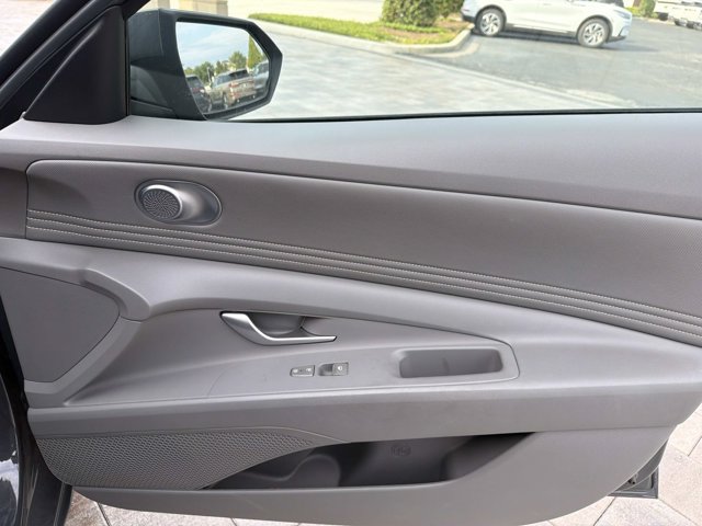 Used 2023 Hyundai Elantra SEL w/ Convenience Package FWD image 16