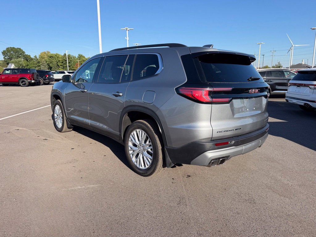 Used 2024 GMC Acadia Elevation w/ Trailering Package AWD/4WD image 8