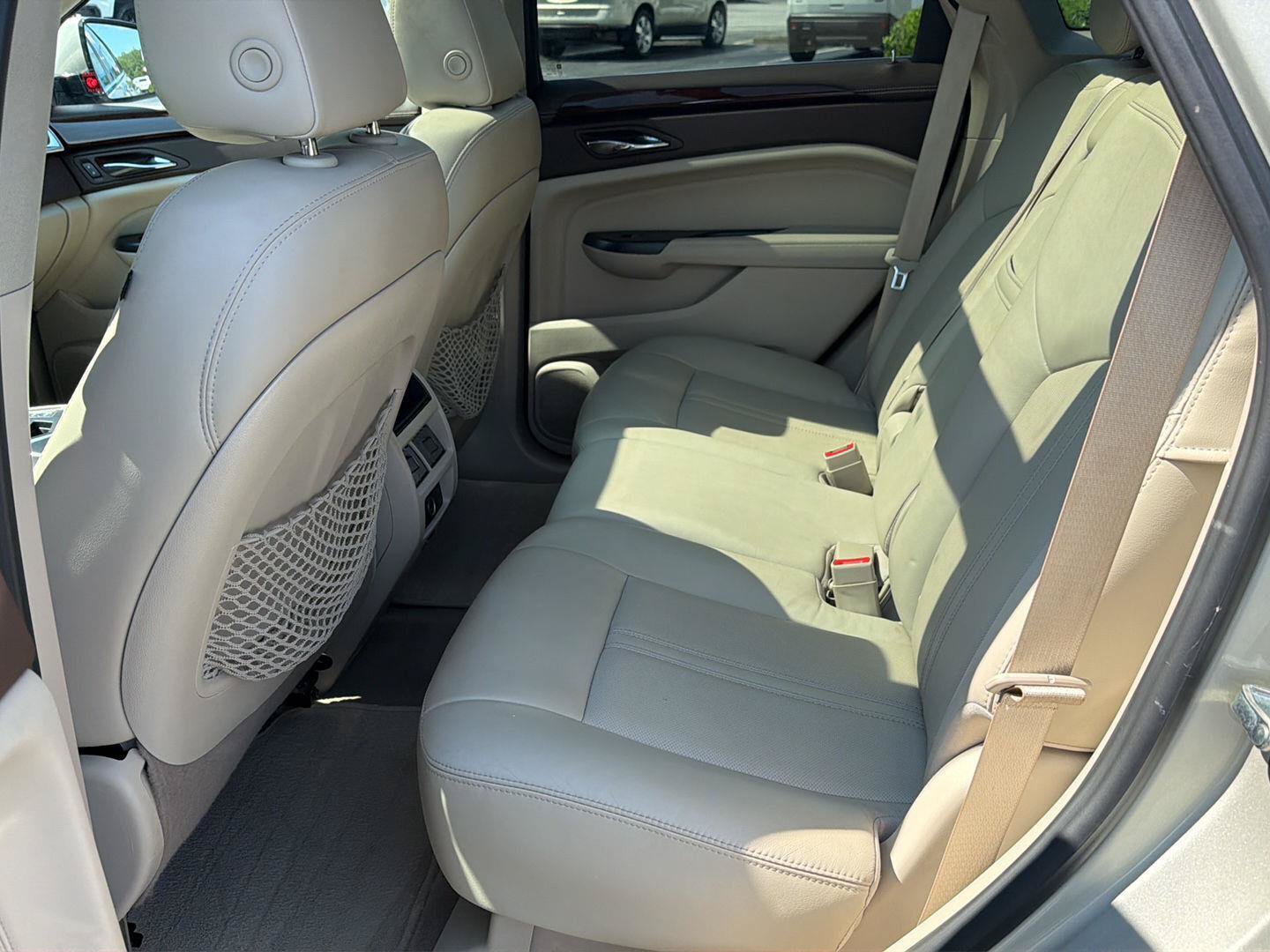 Used 2016 Cadillac SRX Luxury w/ Driver Awareness Package FWD image 11