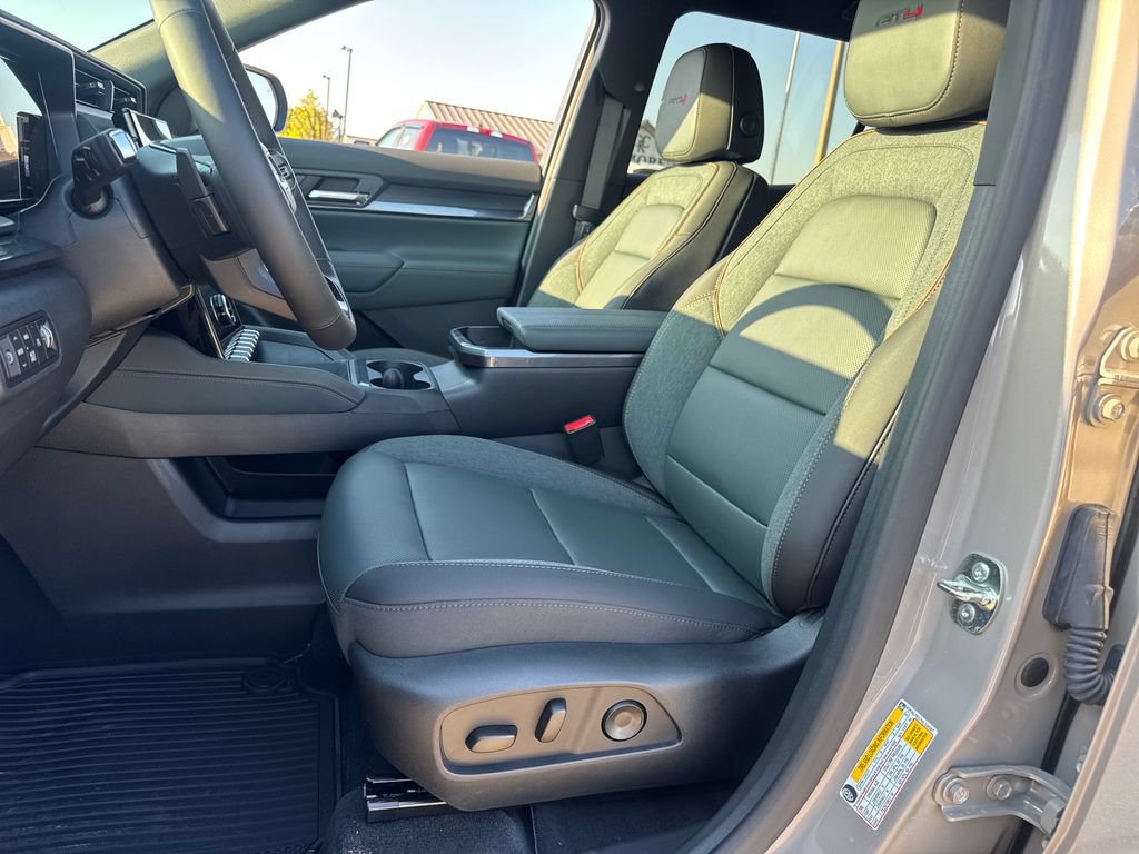 New 2027 GMC Terrain AT4 w/ Convenience Package III AWD/4WD image 15