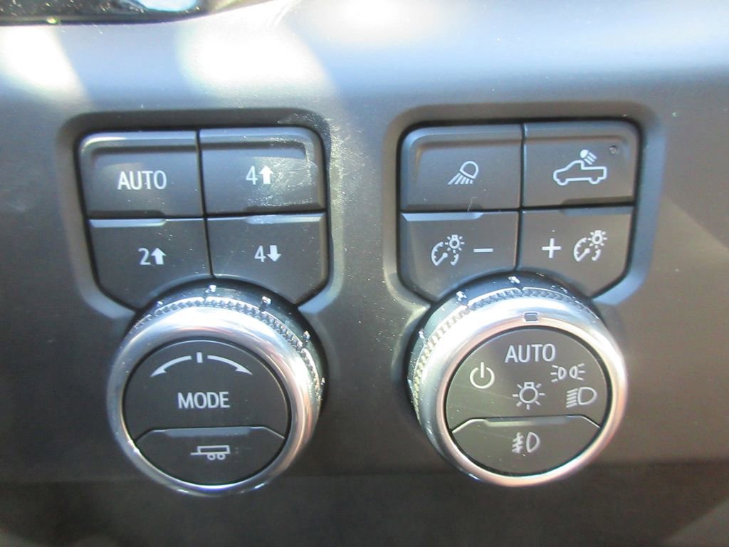 New 2026 GMC Sierra 1500 AT4 w/ AT4 Premium Package AWD/4WD image 17