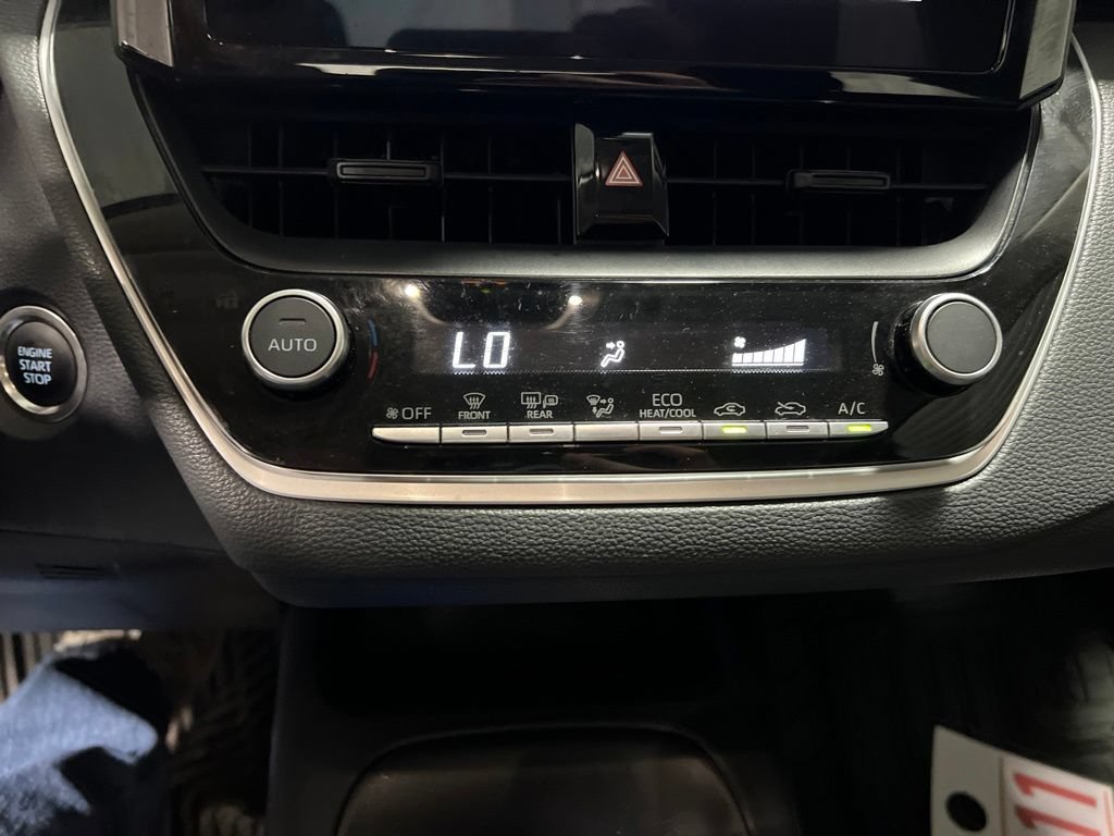 Used 2025 Toyota Corolla LE w/ Convenience Package FWD image 27