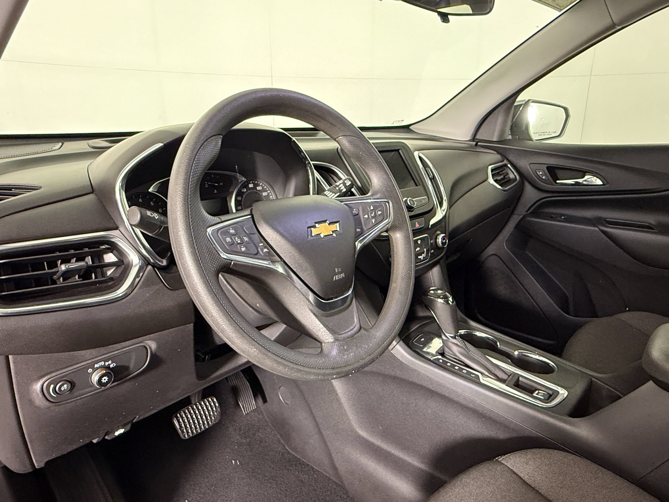 Used 2020 Chevrolet Equinox LT FWD image 4