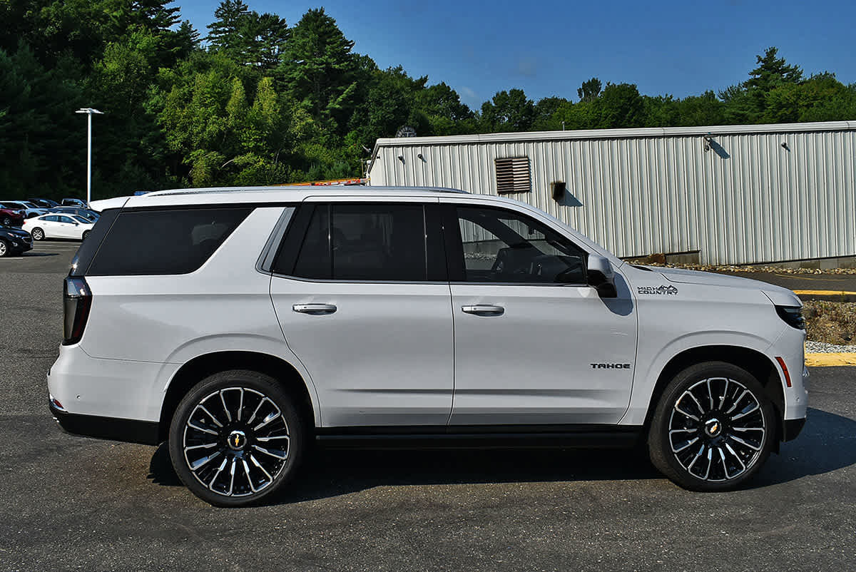 Used 2026 Chevrolet Tahoe High Country AWD/4WD image 6