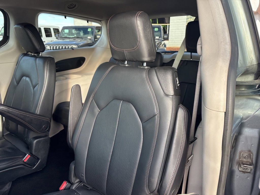 Used 2018 Chrysler Pacifica Touring-L Plus w/ Advanced Safetytec Group image 19