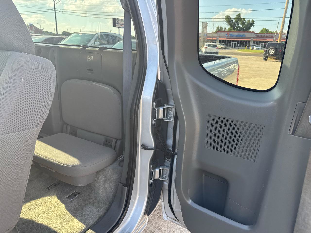 Used 2015 Nissan Frontier S RWD image 15