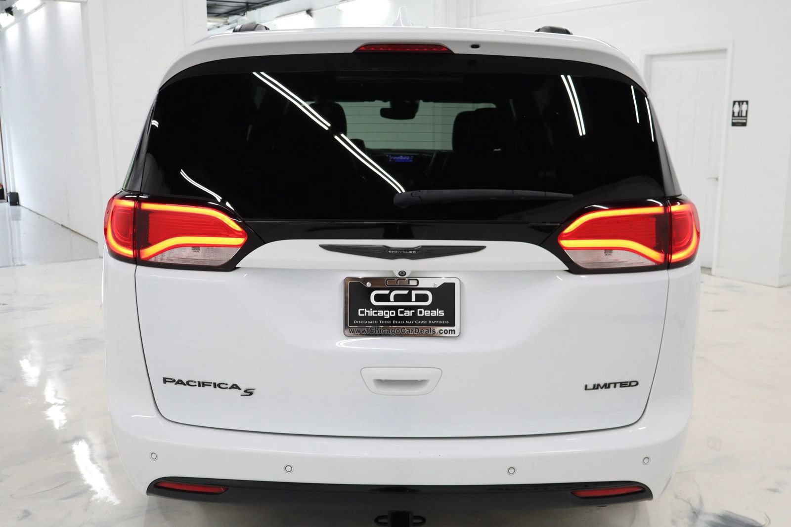 Used 2019 Chrysler Pacifica Limited w/ Advanced Safetytec Group FWD image 7