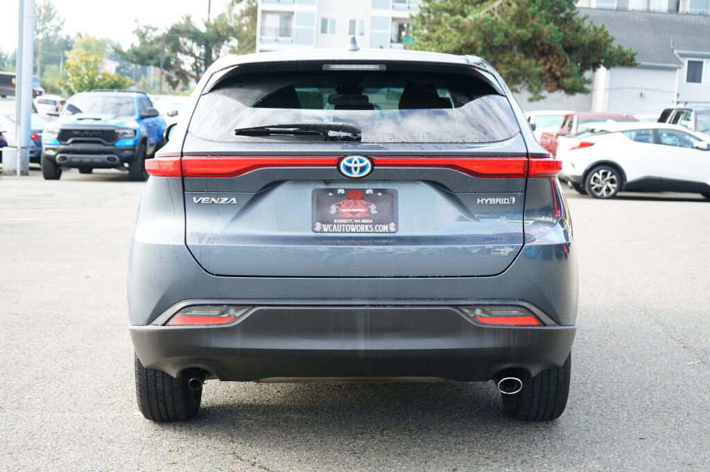 Used 2021 Toyota Venza LE image 4