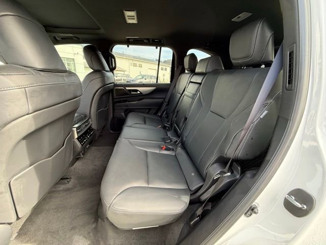 Used 2024 Lexus LX 600 F Sport image 15