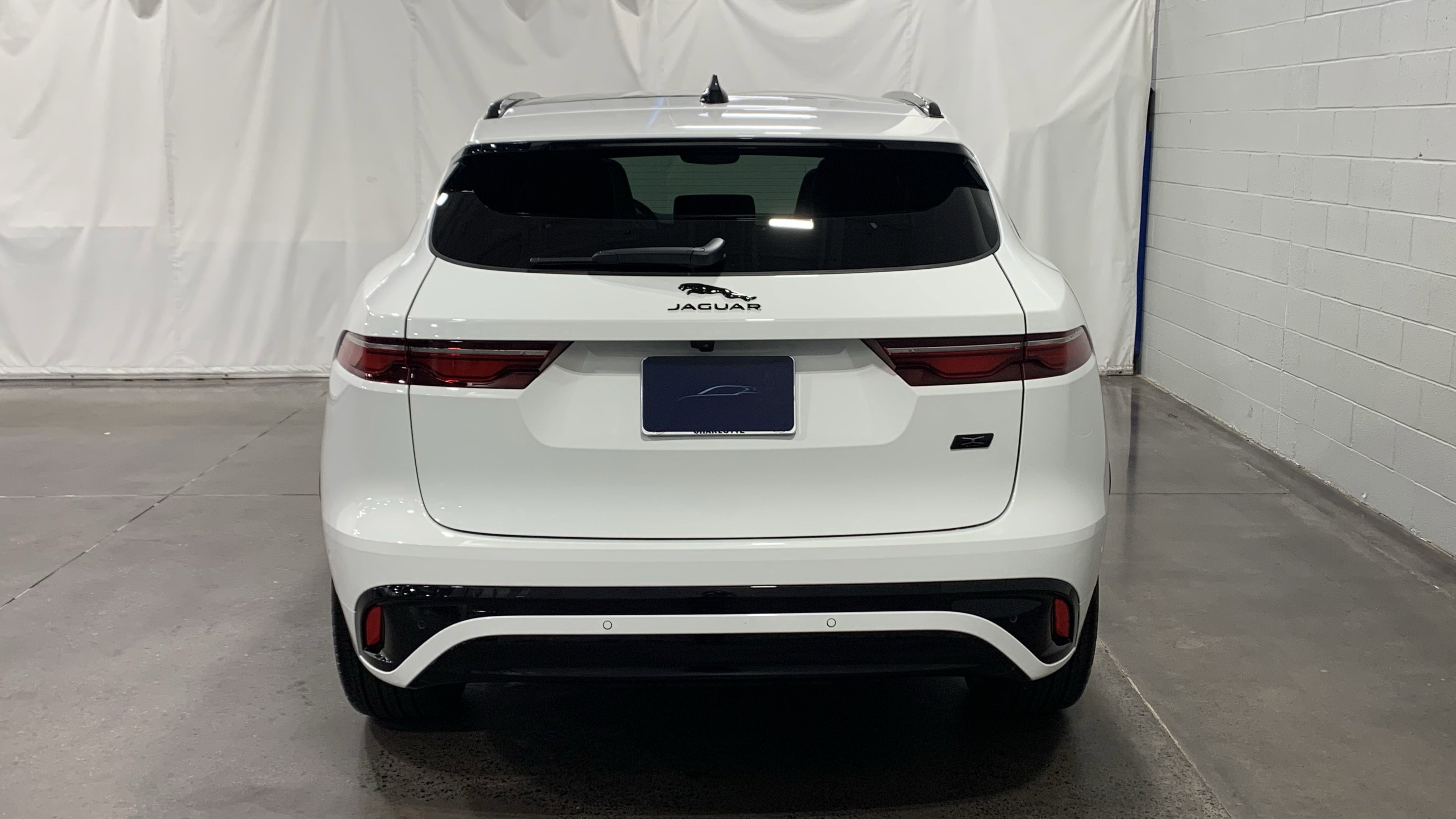 New 2026 Jaguar F-PACE R-Dynamic S image 8