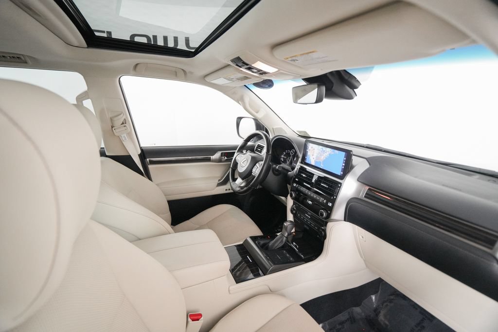 Used 2023 Lexus GX 460 Premium w/ Accessory Package AWD/4WD image 20