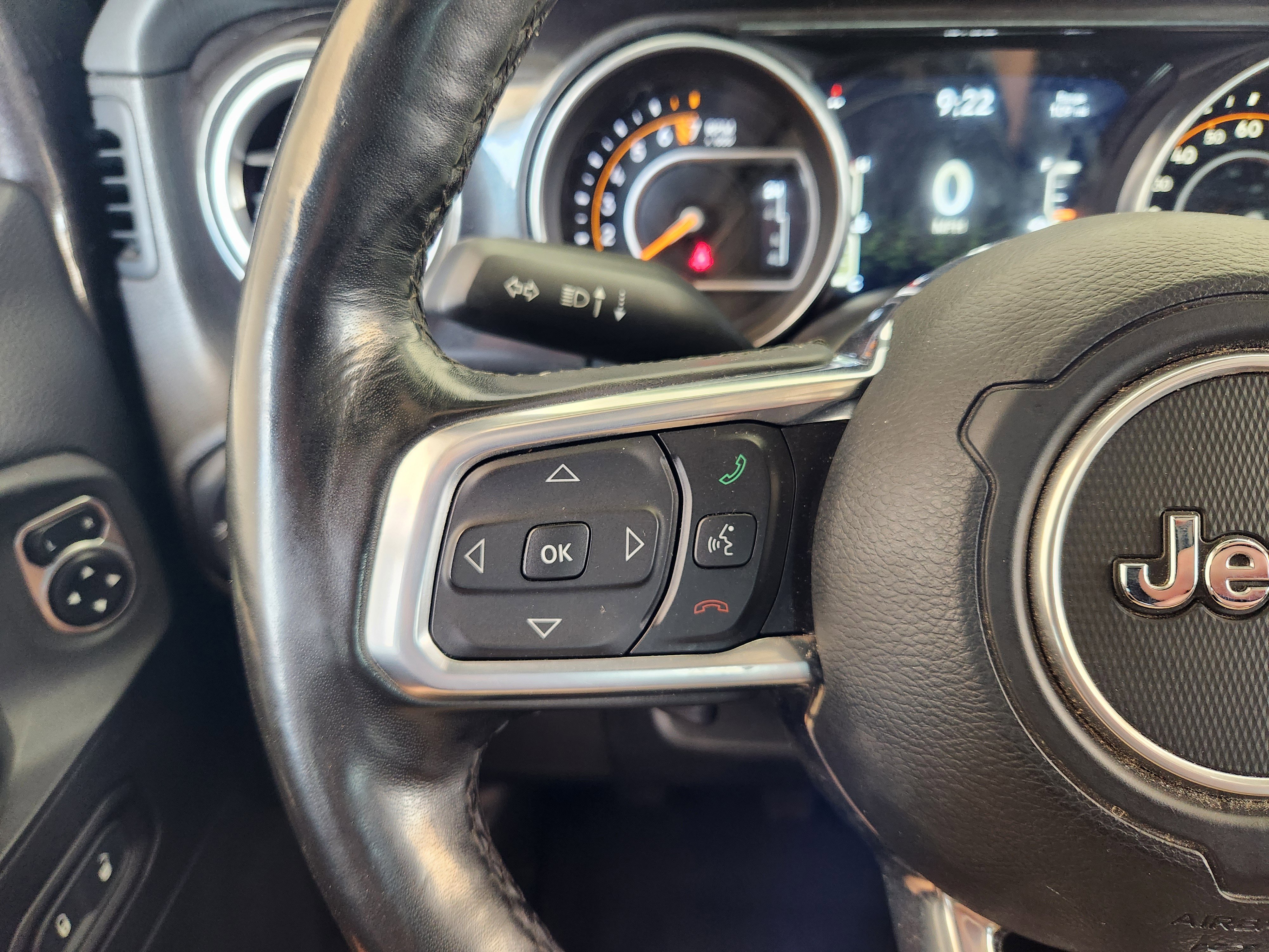 Used 2020 Jeep Wrangler Unlimited Sahara AWD/4WD image 29