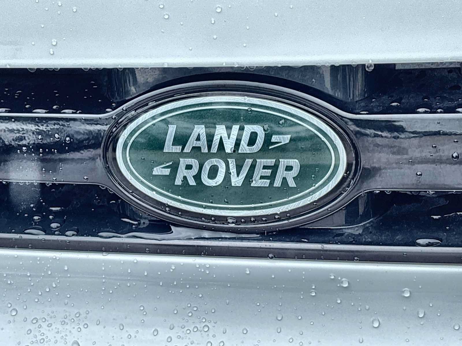 Used 2025 Land Rover Defender 90 S AWD/4WD image 17
