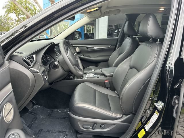 Used 2023 INFINITI QX50 Luxe w/ Accent Package FWD image 30