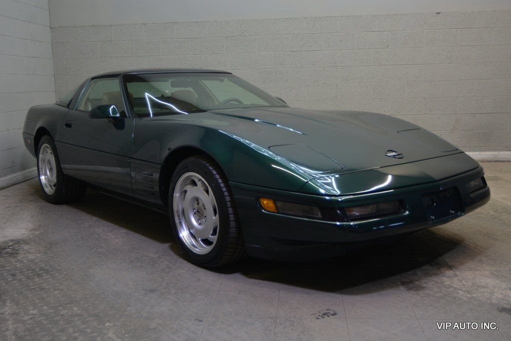 Used 1992 Chevrolet Corvette Coupe RWD video 1