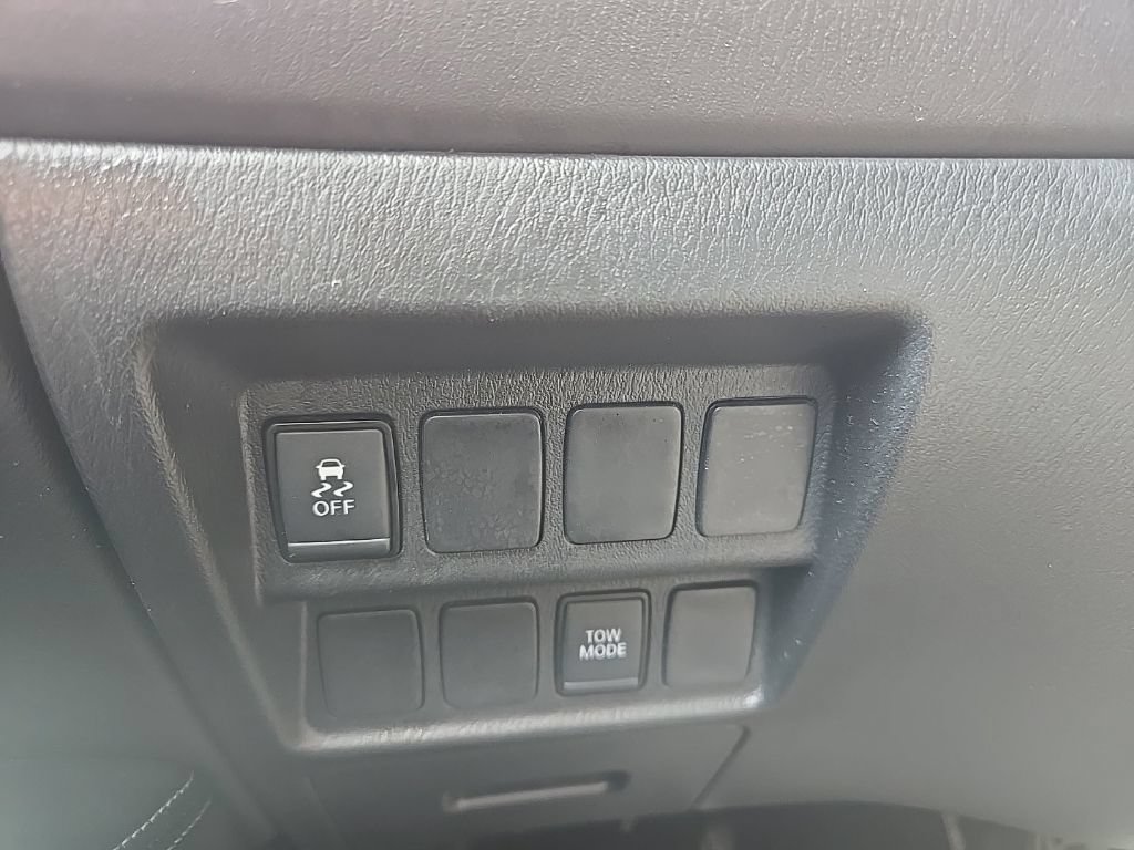 Used 2020 Nissan Pathfinder S AWD/4WD image 19