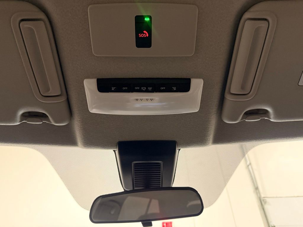 Used 2024 Nissan Kicks SR w/ SR Premium Package FWD image 17
