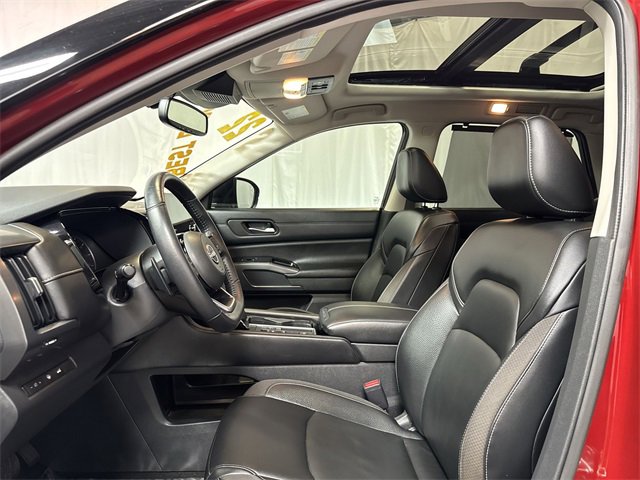 Used 2022 Nissan Pathfinder SL w/ SL Premium Package image 11