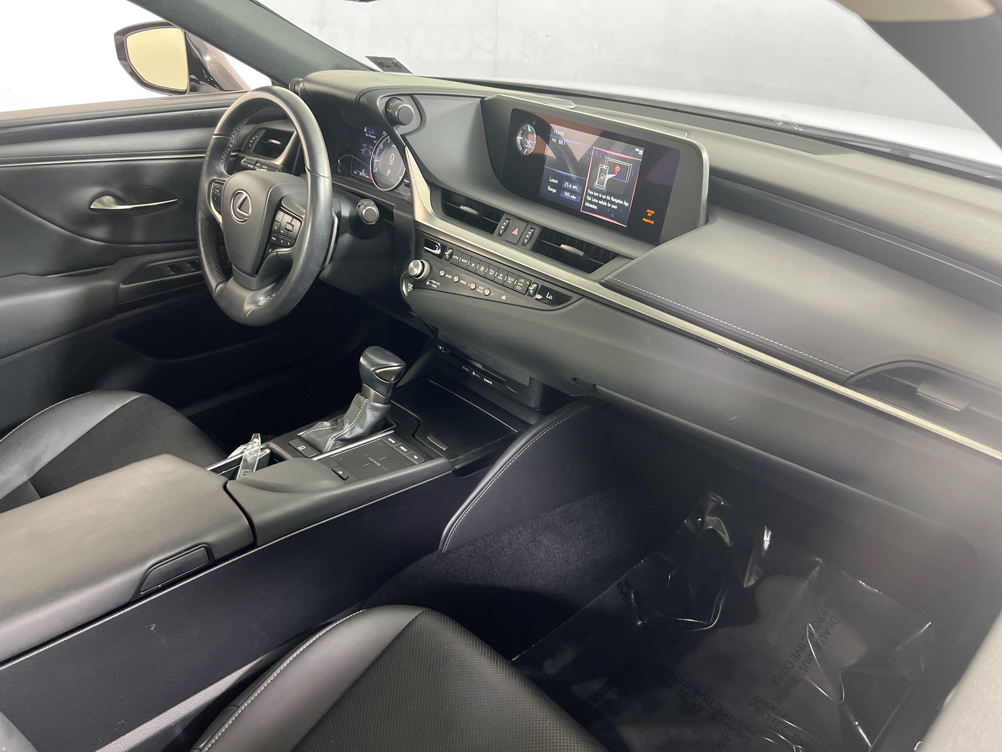Used 2021 Lexus ES 250 w/ Accessory Package 2 AWD/4WD image 27
